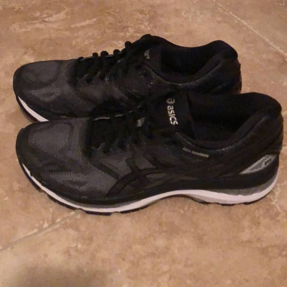 Women’s Asics Gel Nimbus 19 Running Shoes SZ US9.5